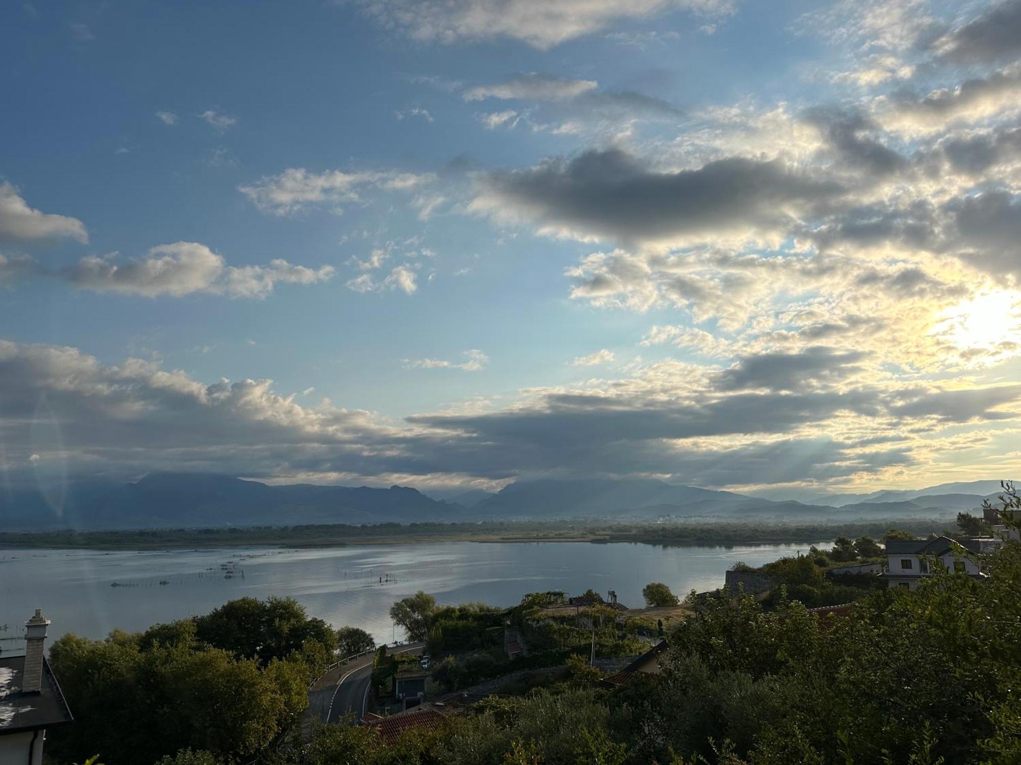 Lake Escape Villa Shiroke Shkodër Eksteriør billede